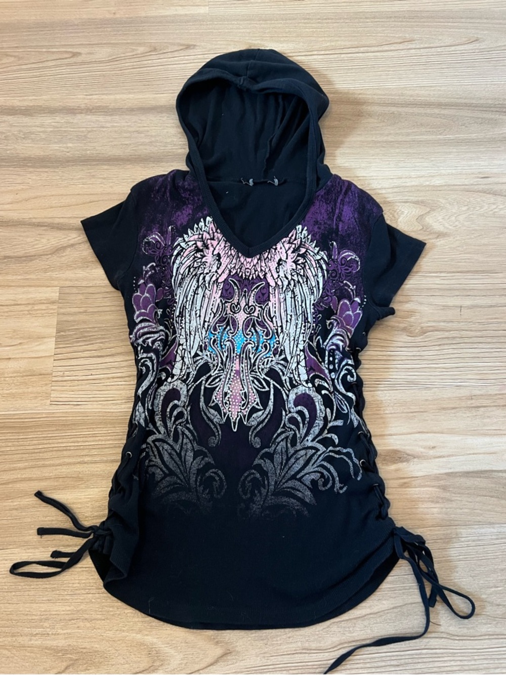 Women's Y2K Black Hooded Short-Sleeve Top with Purple Wing Graphic